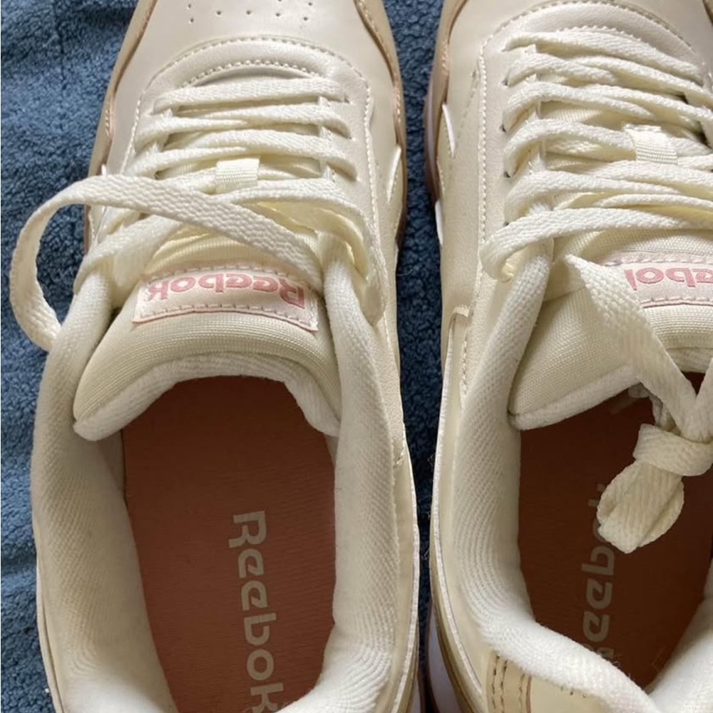 Reebok Off-White Casual Sneakers